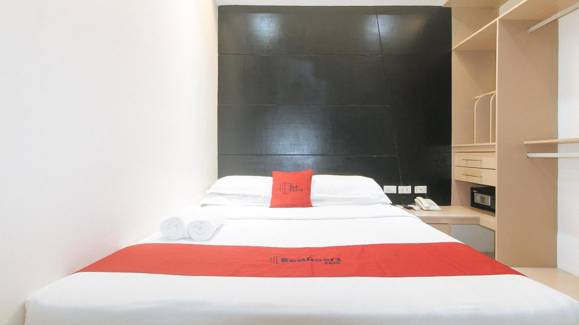 Reddoorz At Grand Apartelle Hernan Cortes Cebu Εξωτερικό φωτογραφία