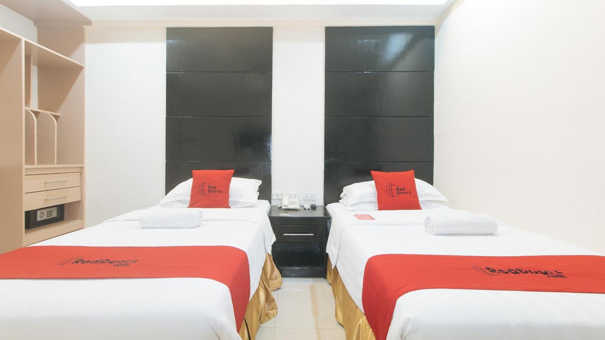 Reddoorz At Grand Apartelle Hernan Cortes Cebu Εξωτερικό φωτογραφία